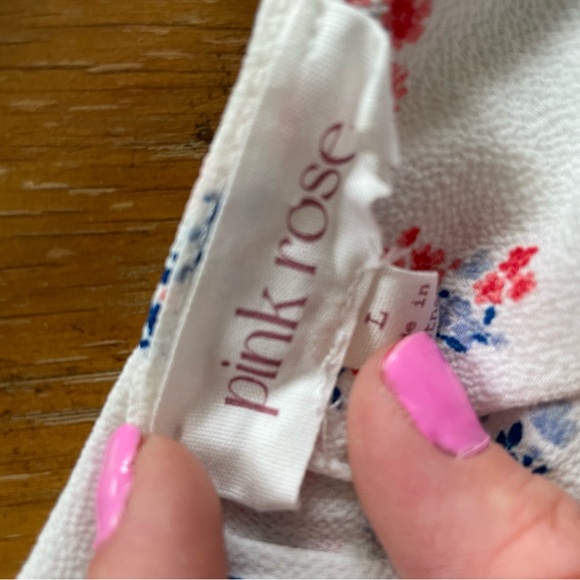 Floral White Top - Picture 6 of 6